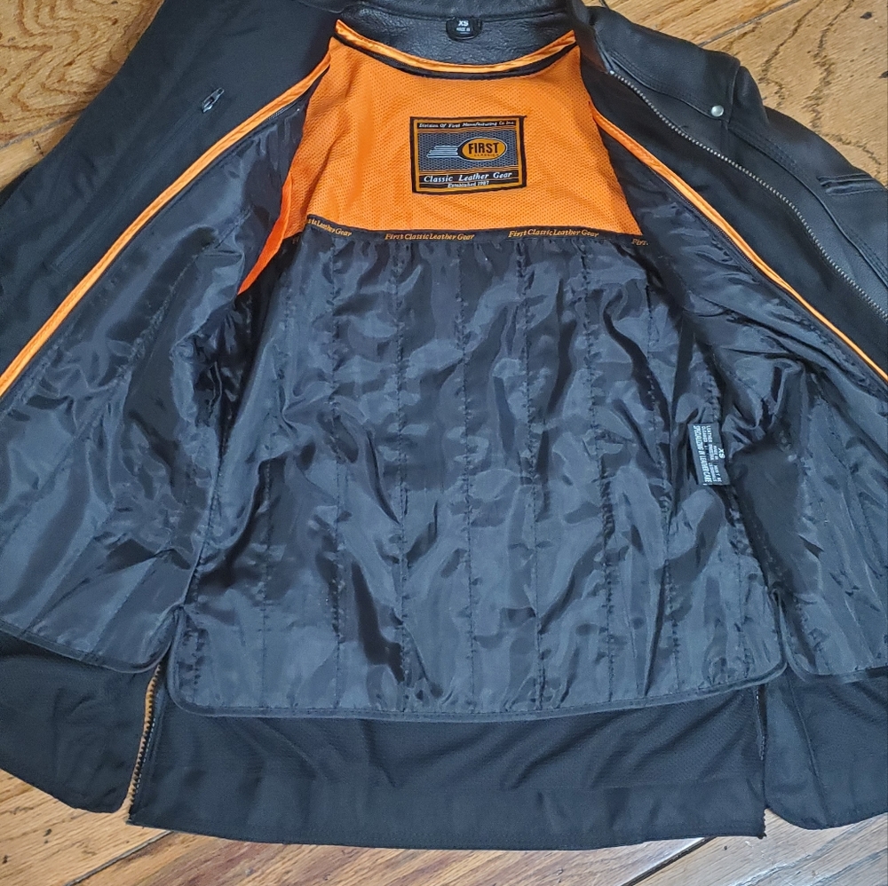 Leather Jacket - Picture 3 of 6